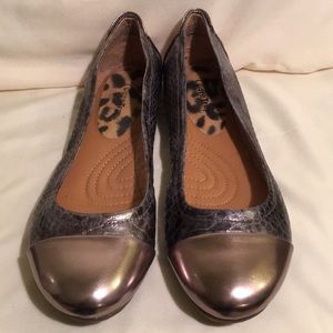 Baretraps shoe flats loafers